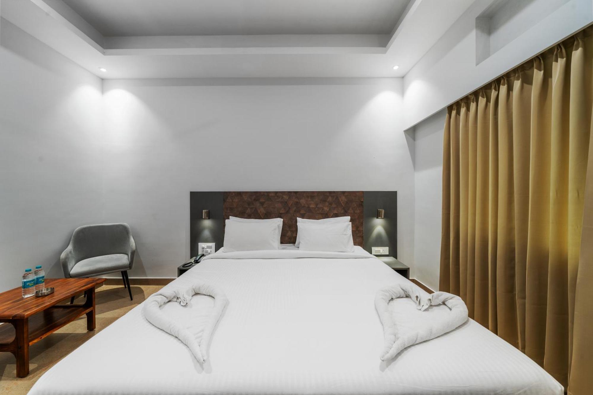 Hotel Gsr Tumkur Ngoại thất bức ảnh
