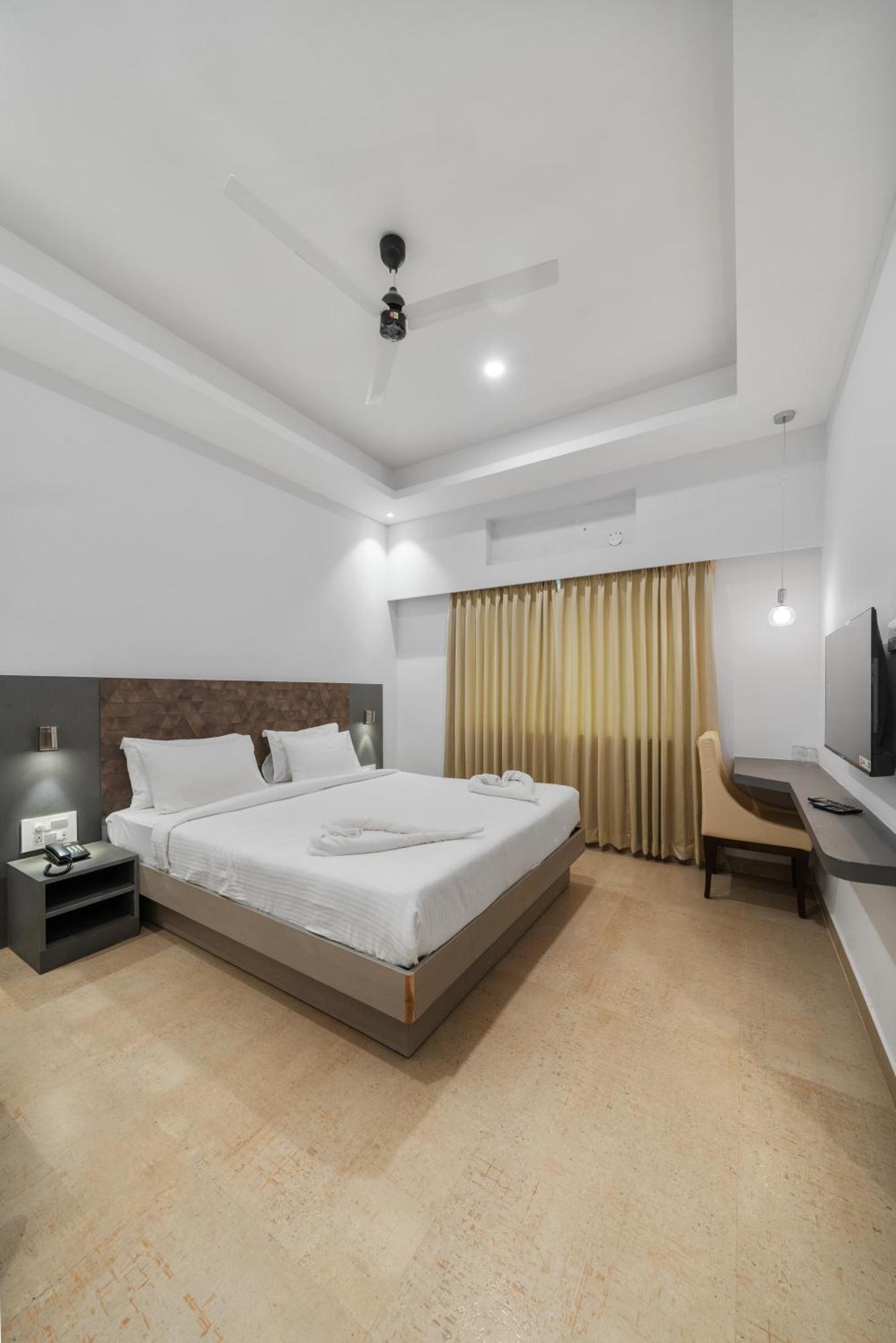 Hotel Gsr Tumkur Ngoại thất bức ảnh