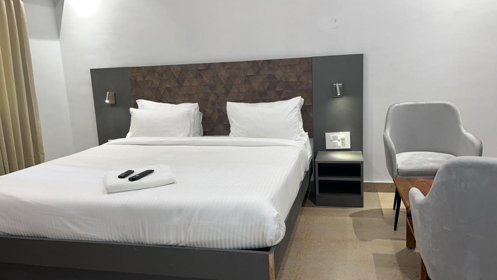 Hotel Gsr Tumkur Ngoại thất bức ảnh