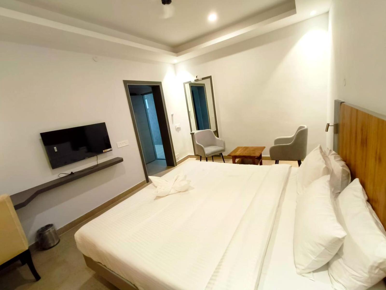 Hotel Gsr Tumkur Ngoại thất bức ảnh