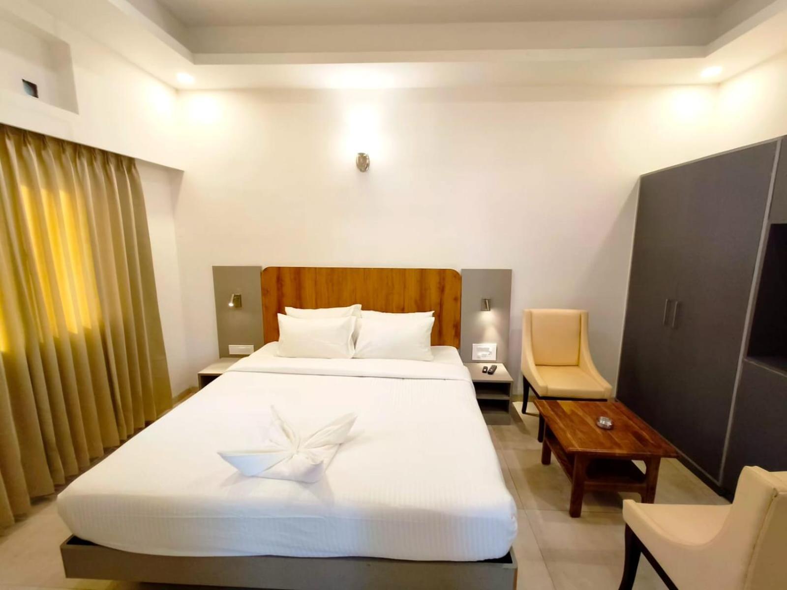 Hotel Gsr Tumkur Ngoại thất bức ảnh