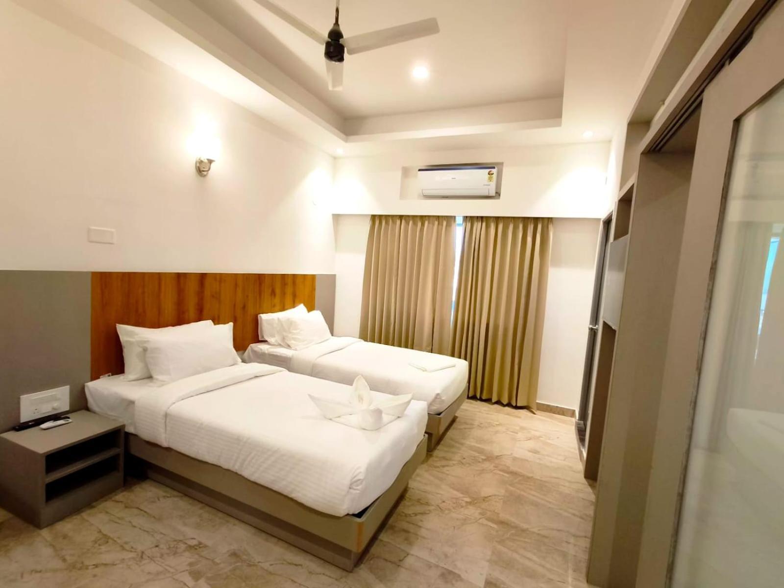 Hotel Gsr Tumkur Ngoại thất bức ảnh