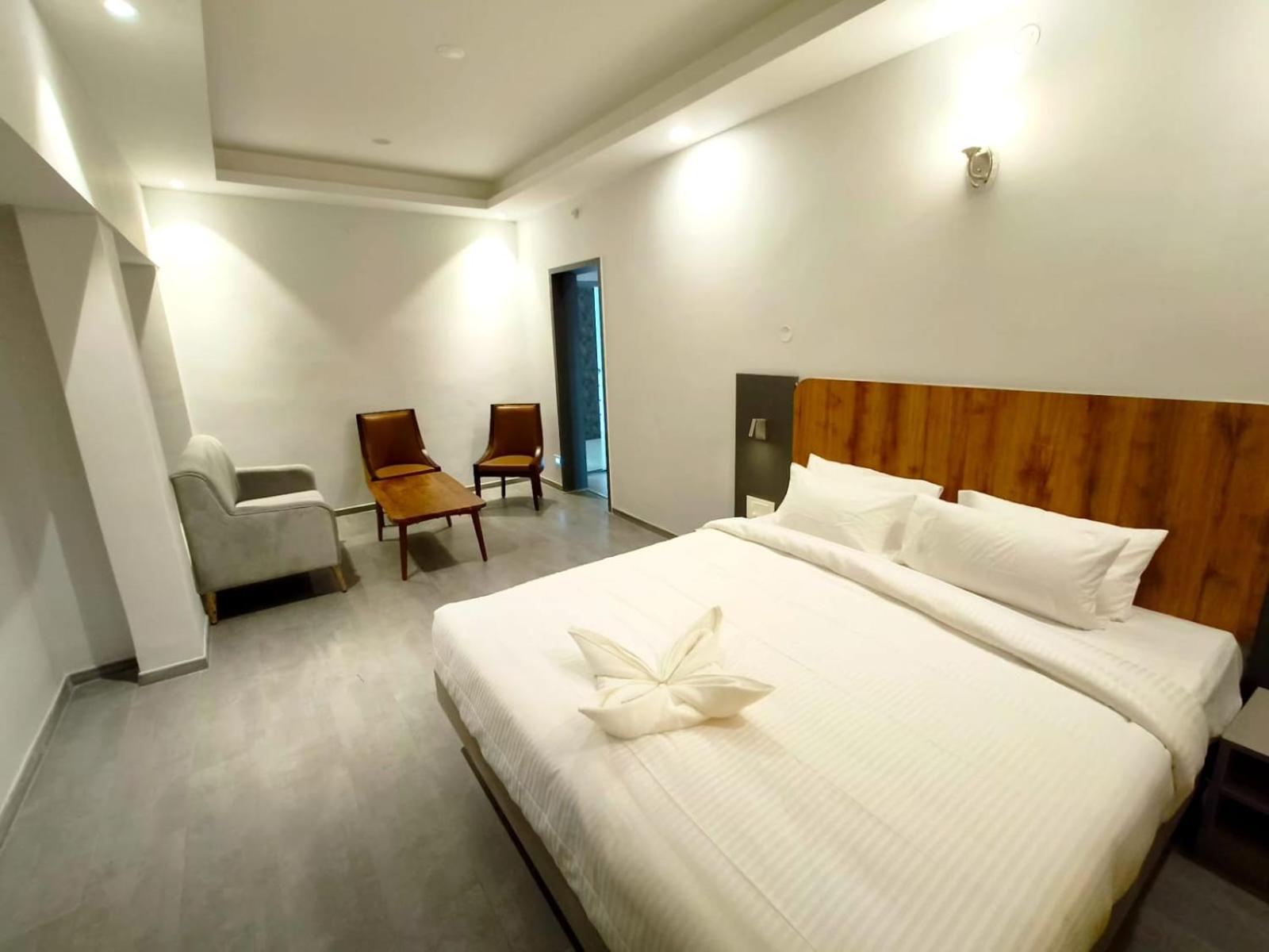 Hotel Gsr Tumkur Ngoại thất bức ảnh