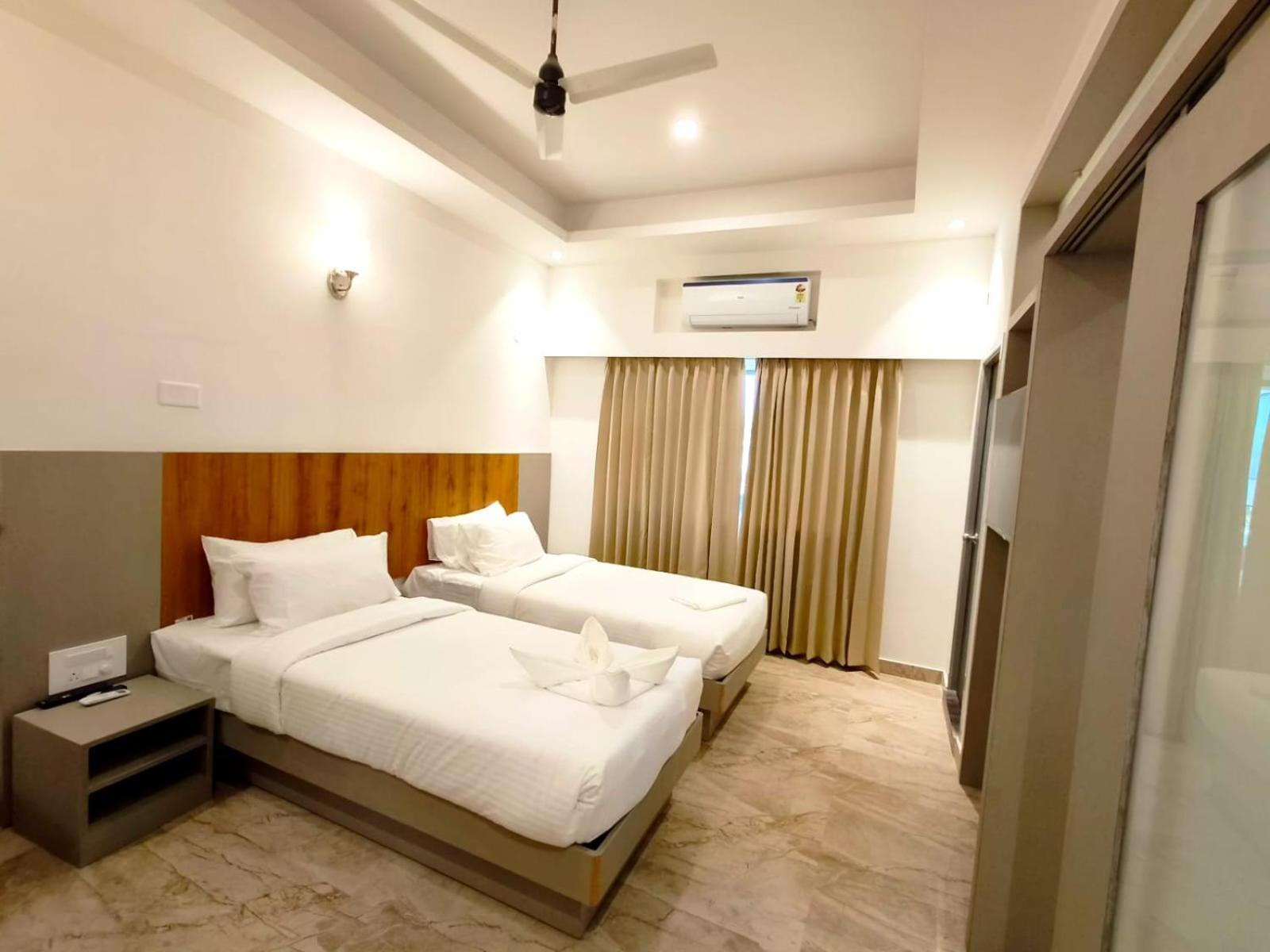 Hotel Gsr Tumkur Ngoại thất bức ảnh